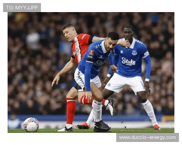 卢顿镇英超赛季开局表现稳健，努力突破重围迎接挑战