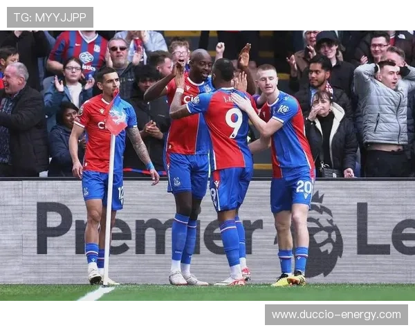 切尔西进攻效率问题突出,近期表现受限,对争冠形势产生影响 切尔西进攻效率问题突出,近期表现受限,对争冠形势产生影响