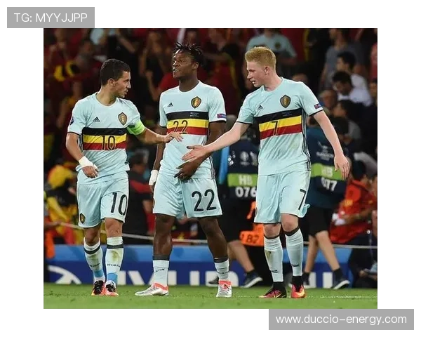 德布劳内与阿扎尔:全能核心与持球威胁的角色差异分析 德布劳内与阿扎尔:全能核心与持球威胁的角色差异分析