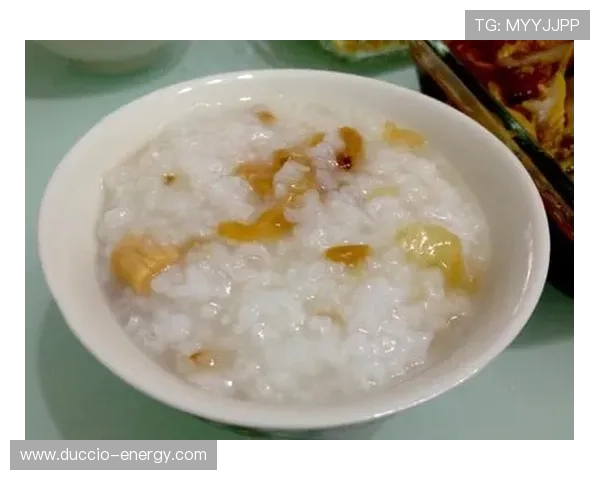 王昶家冰箱里塞满蛋白粉，连饮料都是无糖的